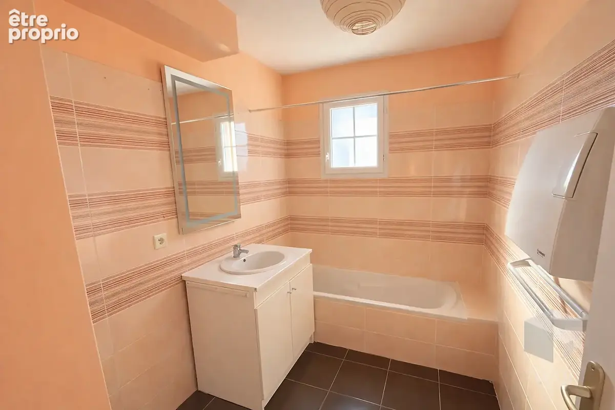 MONTELIMAR, appartement de 120 m2, 4 chambres - photo 8