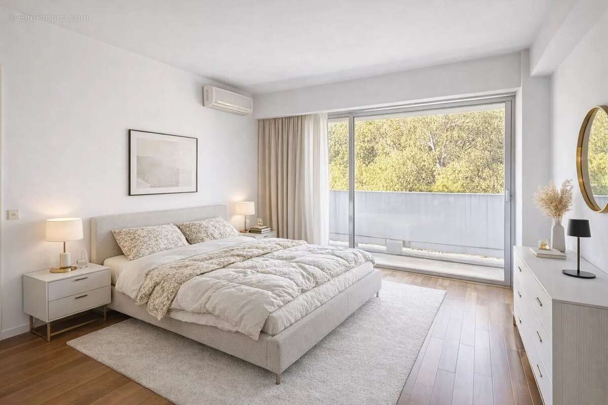 Appartement à VALLAURIS