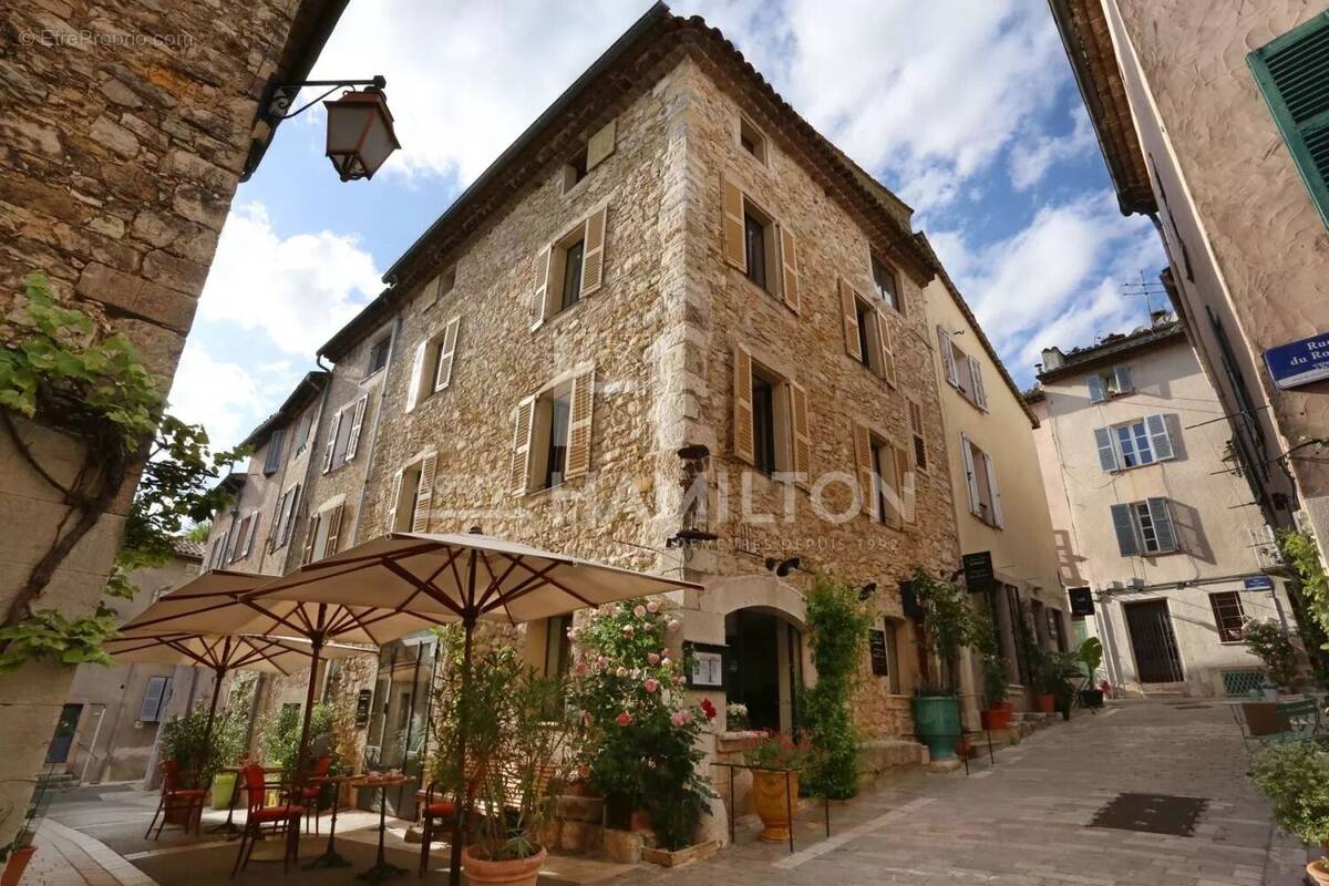 Maison à VALBONNE