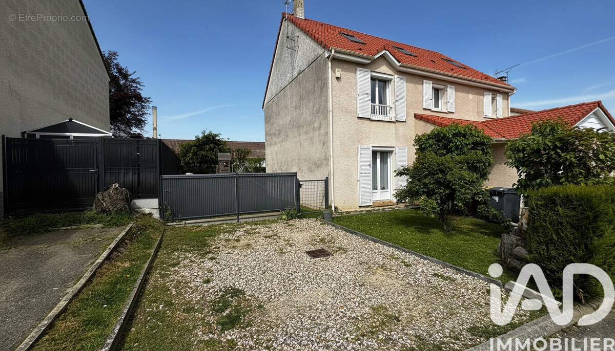 Photo 1 - Maison à CERGY