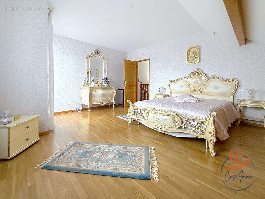 Maison à THOIRY