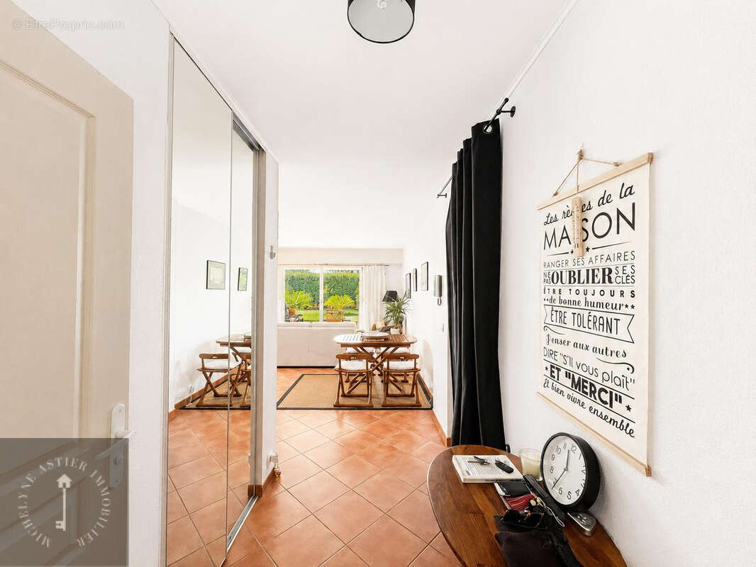 Appartement à SAINT-LAURENT-DU-VAR