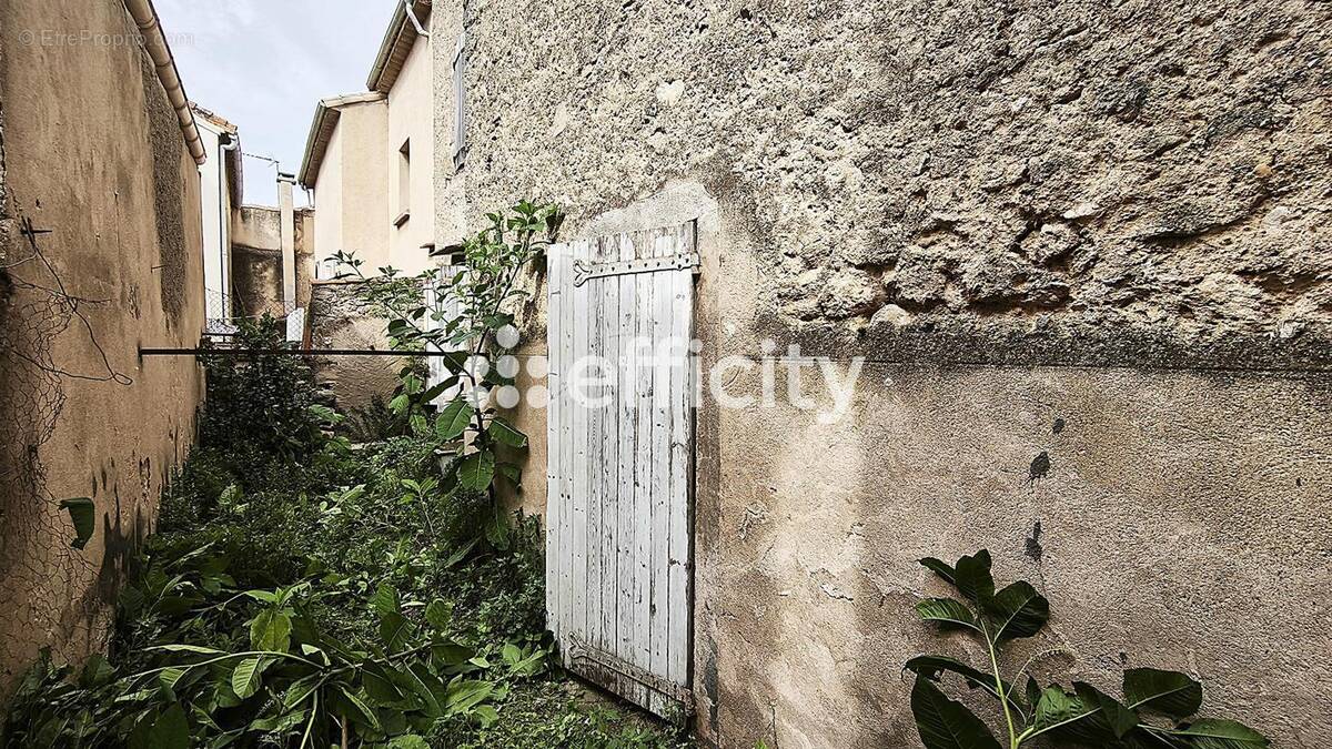 Maison à NISSAN-LEZ-ENSERUNE