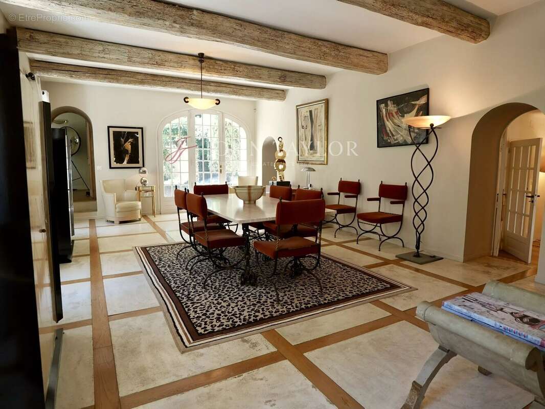 Maison à MOLLEGES
