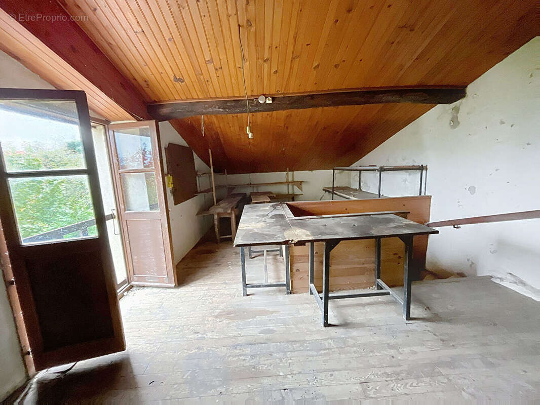 Maison à MONTOULIEU