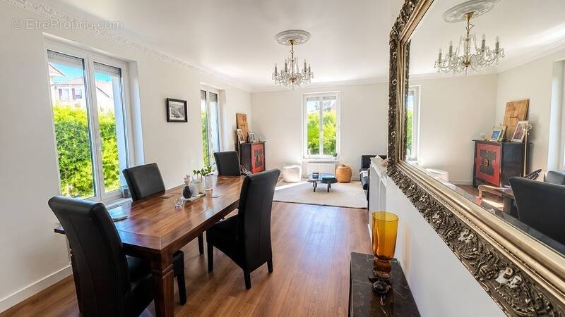 Maison à MAISONS-LAFFITTE