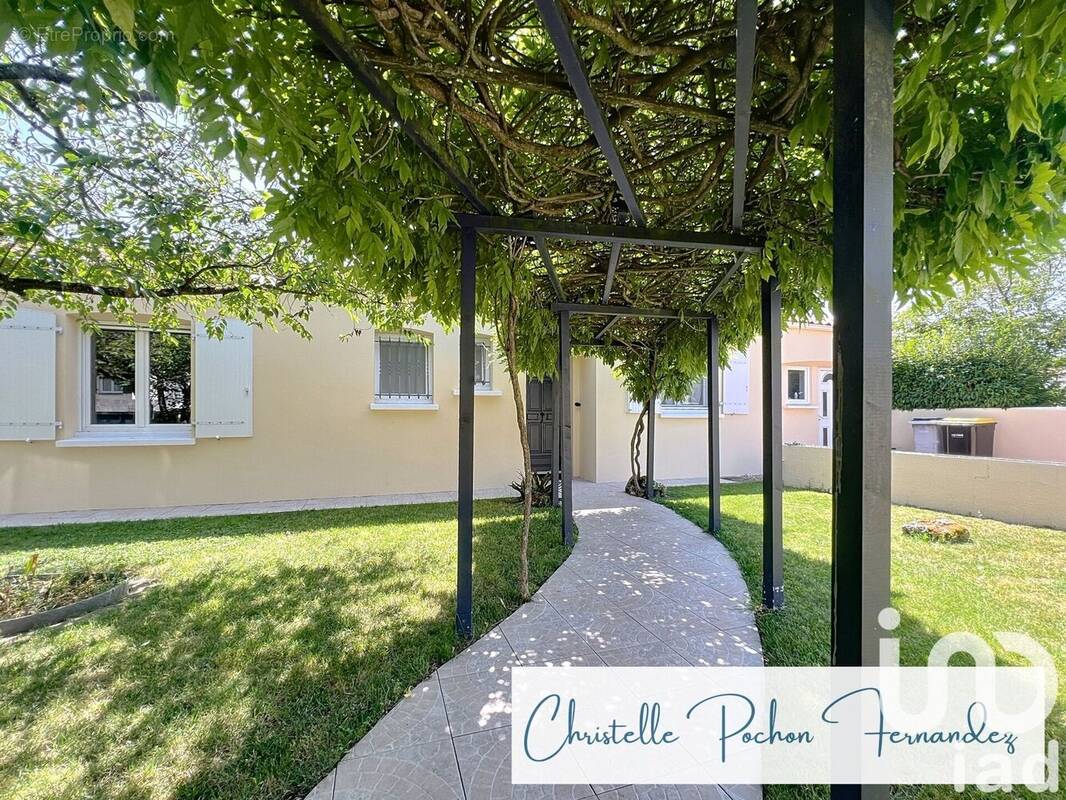 Photo 1 - Maison à SAINT-SAUVEUR-D'AUNIS