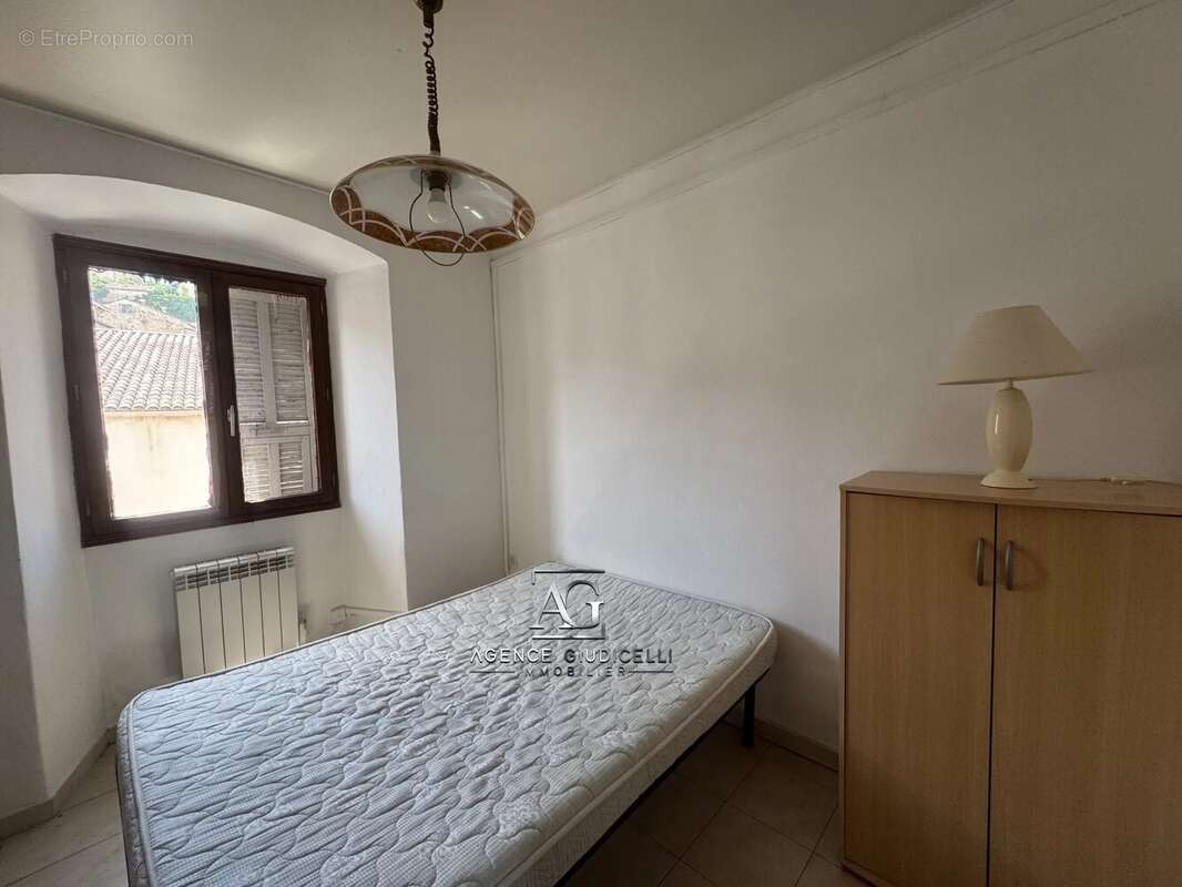 Appartement à CORTE