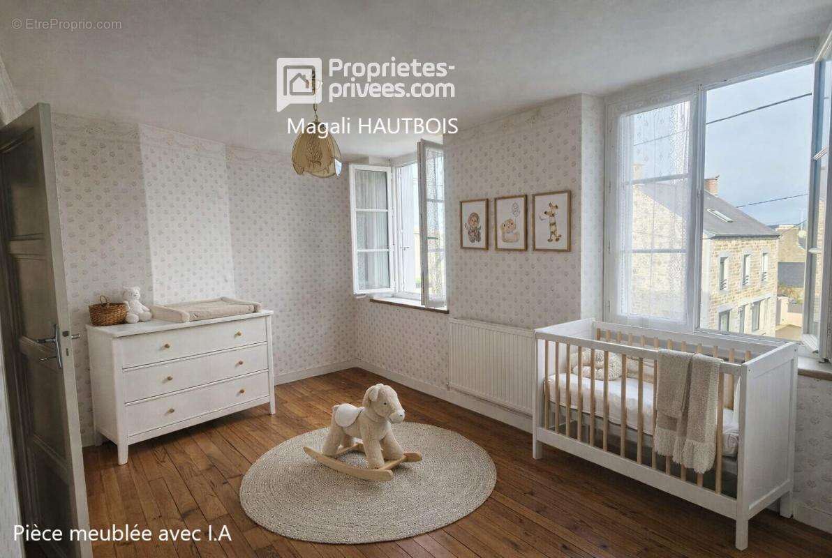 Maison à PONTAUBAULT
