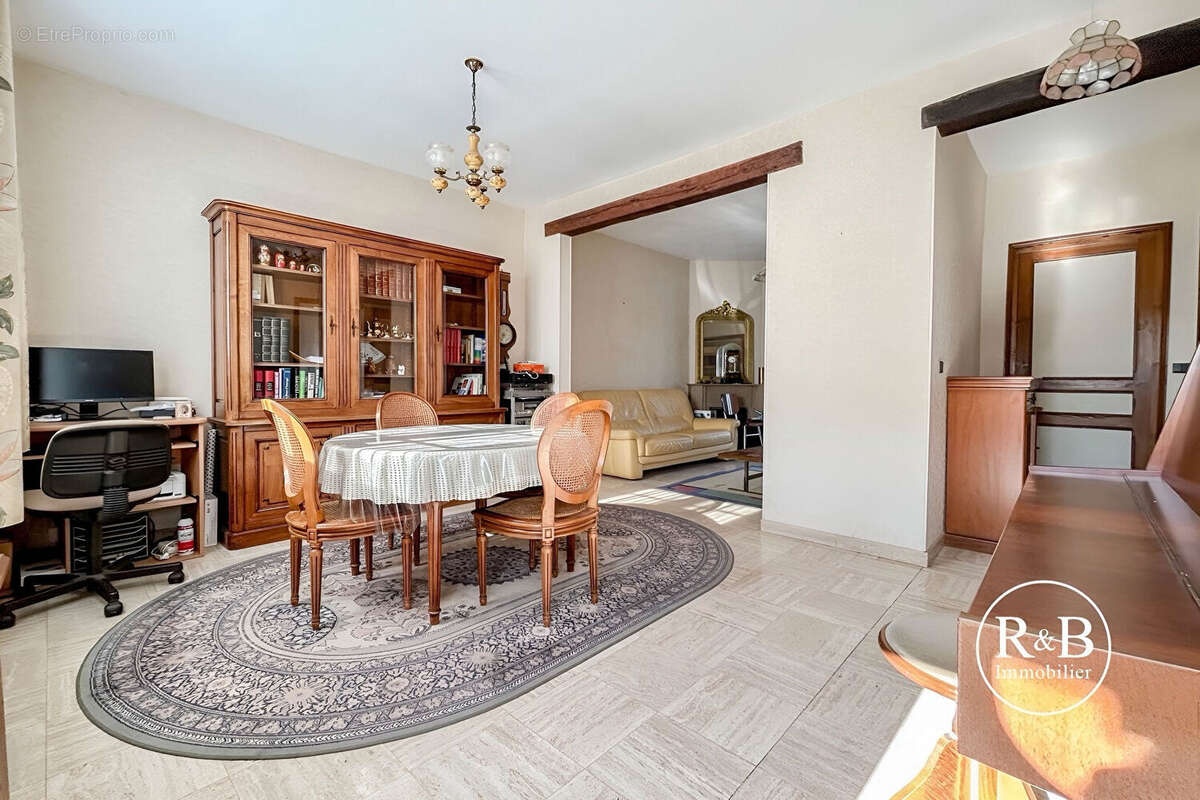 Maison à LES CLAYES-SOUS-BOIS