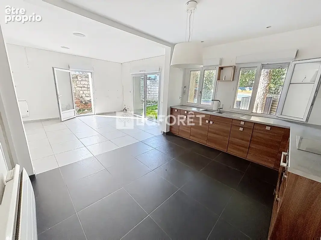 Maison Villejuif - 3 pièces - 95 m2 - Terrain de 287m² - photo 4
