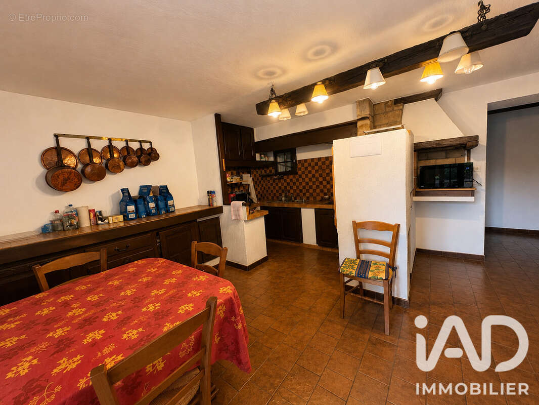 Maison 185 m² à Boulbon  - photo 9