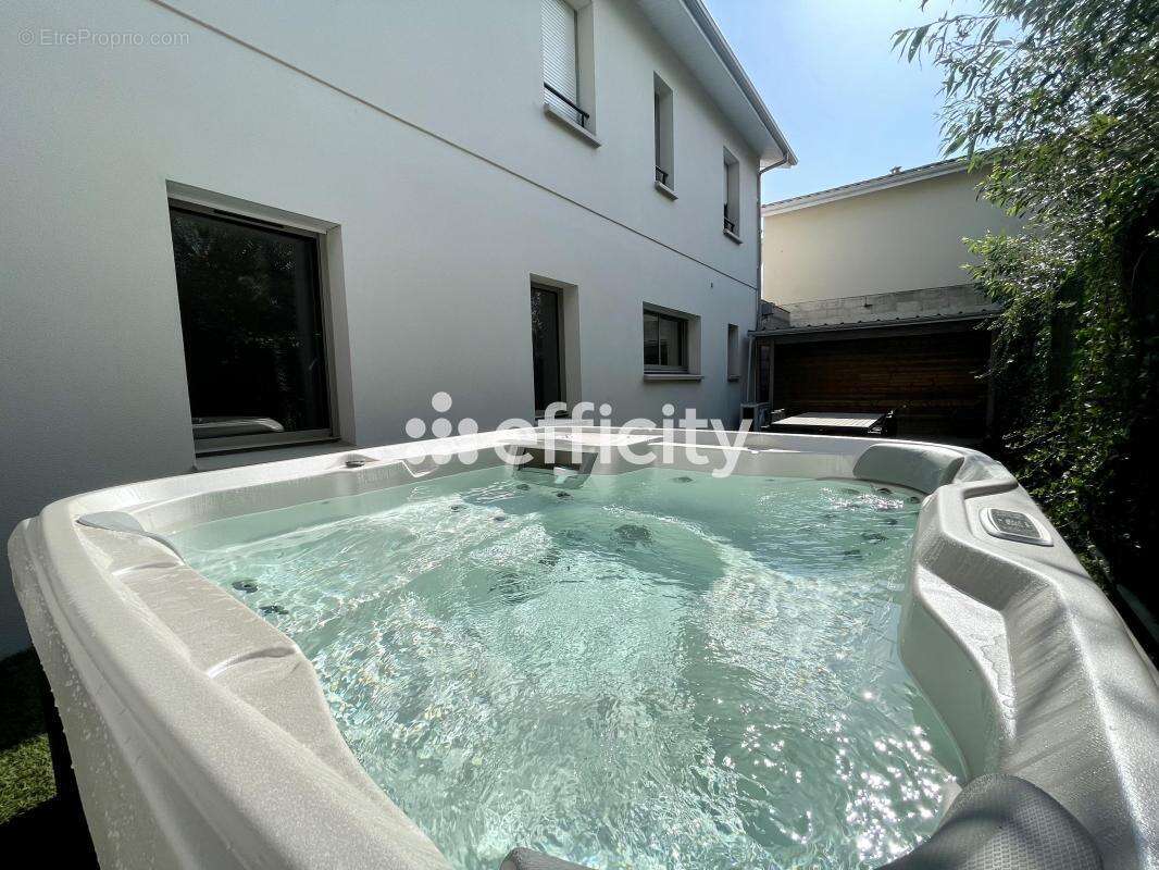 Maison 140 m² à Le Bouscat  - photo 5