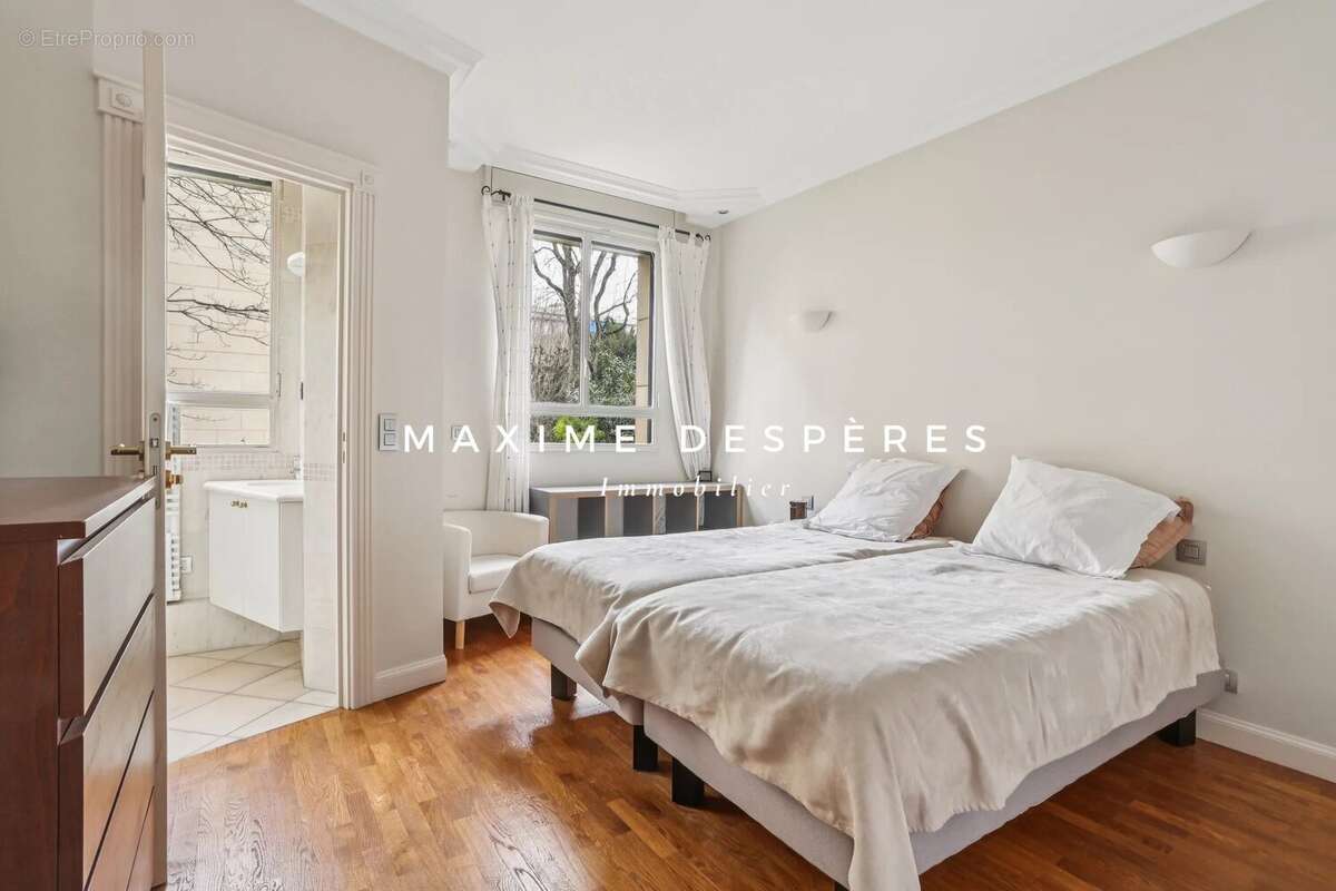 Appartement à NEUILLY-SUR-SEINE