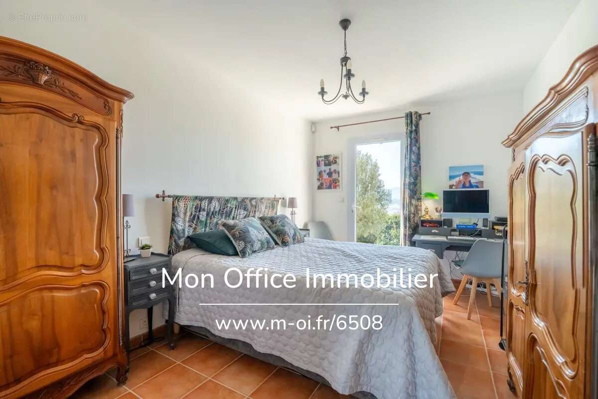 Maison à MEYREUIL