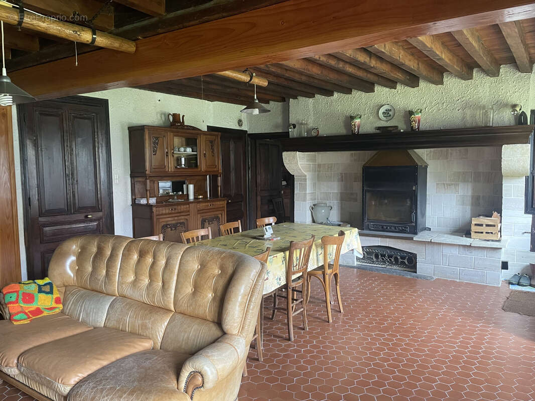 Maison à SAINT-JEAN-LA-VETRE