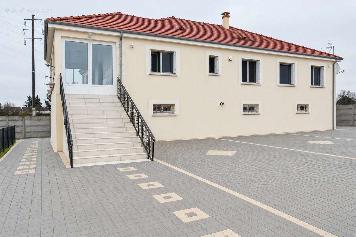 Maison de 9 pièces de 145 m² à Villemandeur - photo 13