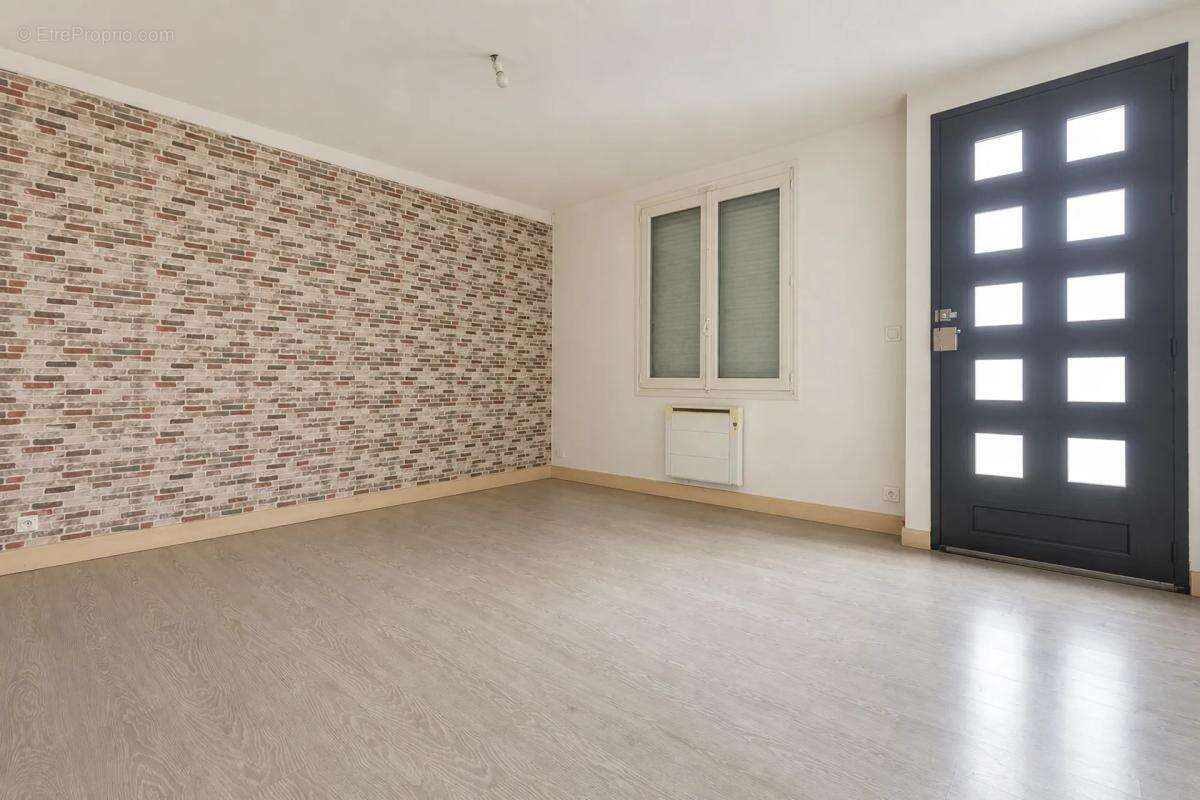 Maison 6 pièces avec grand garage - Louée - photo 10