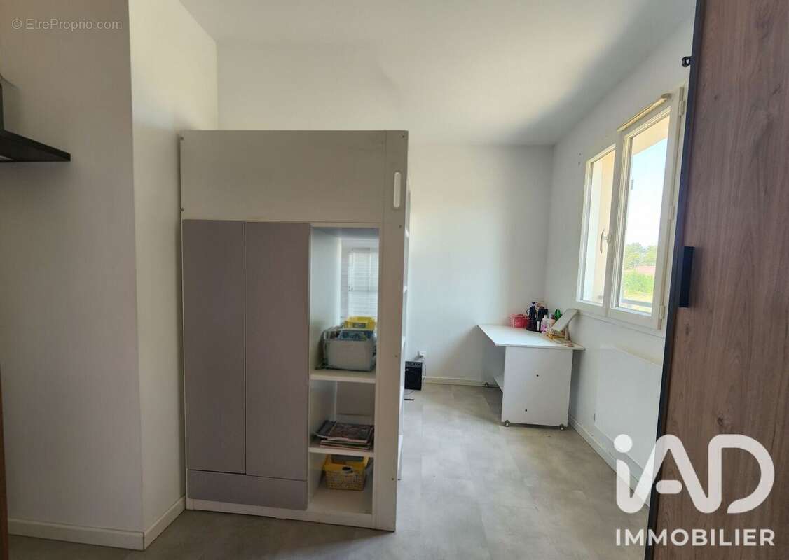 Maison 103 m² à Grisy-Suisnes  - photo 8