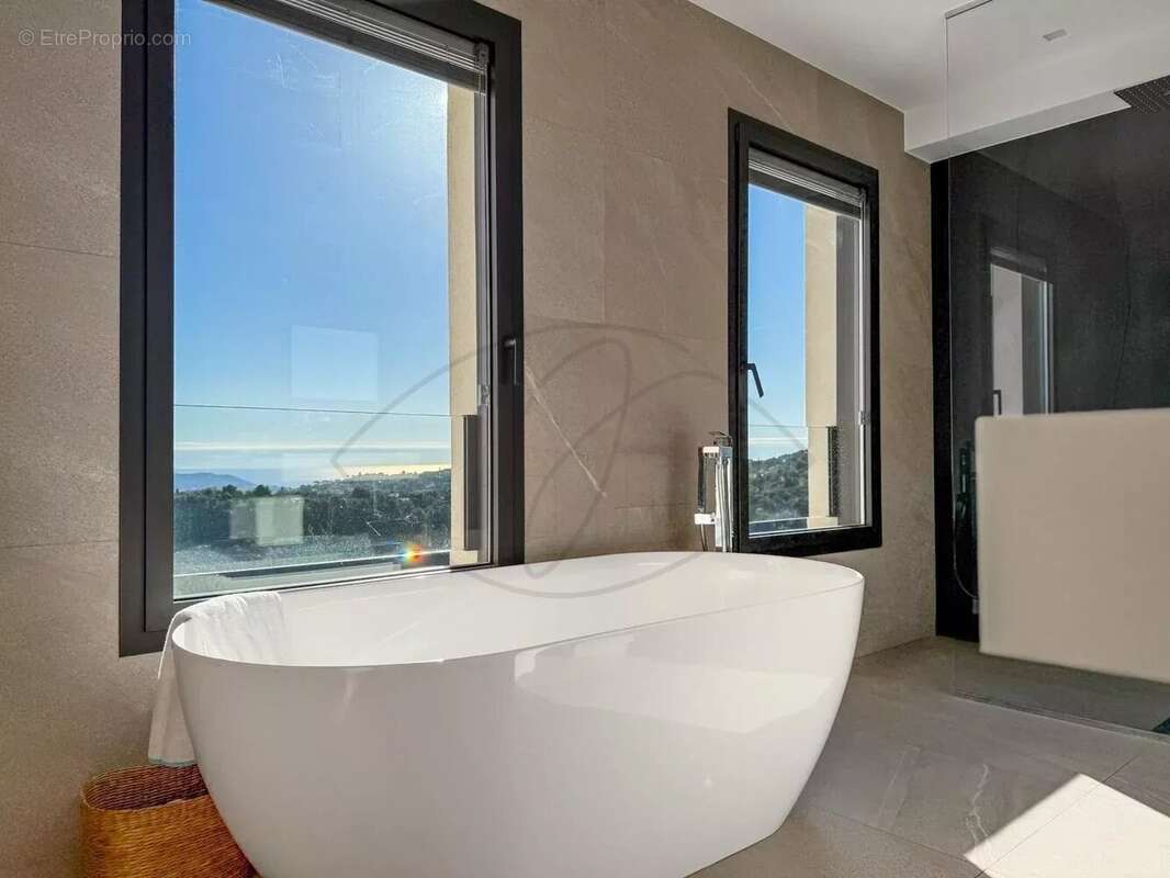 Appartement à FALICON