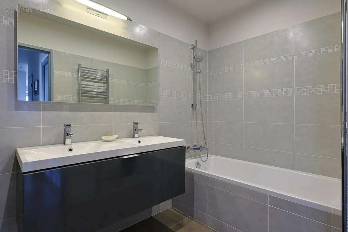 Appartement à MARSEILLE-9E