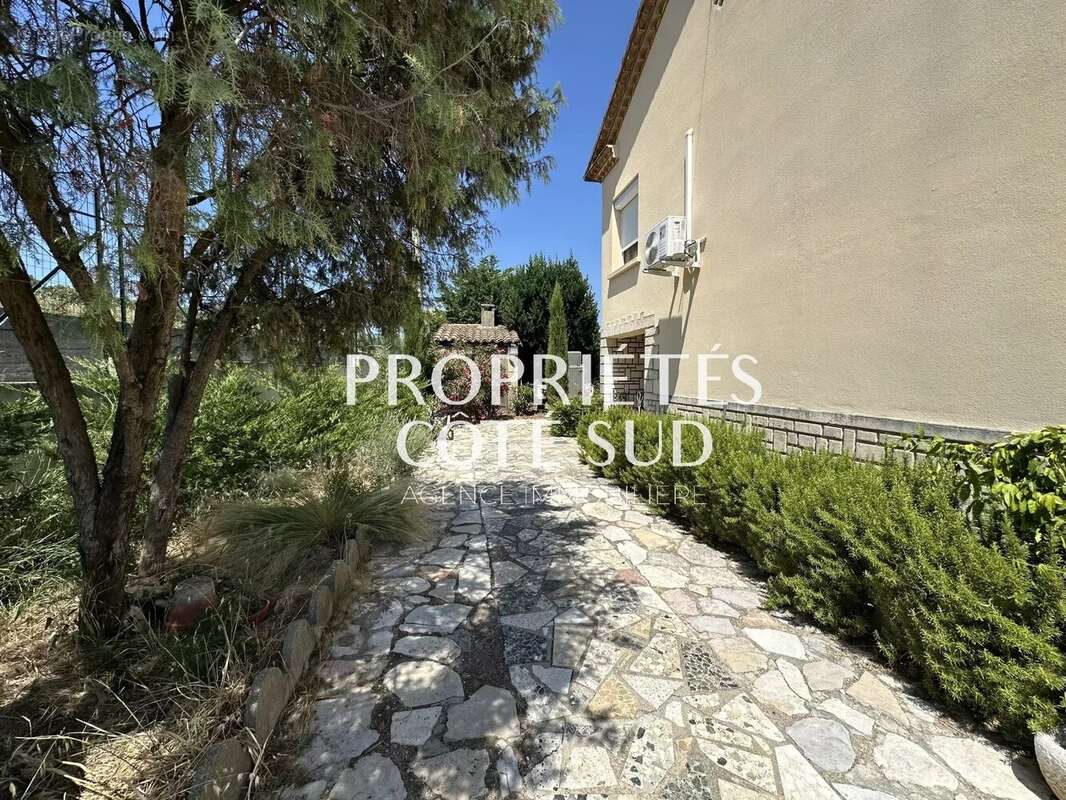 Maison 135 m2 avec terrain 585 m2 et piscine - photo 16