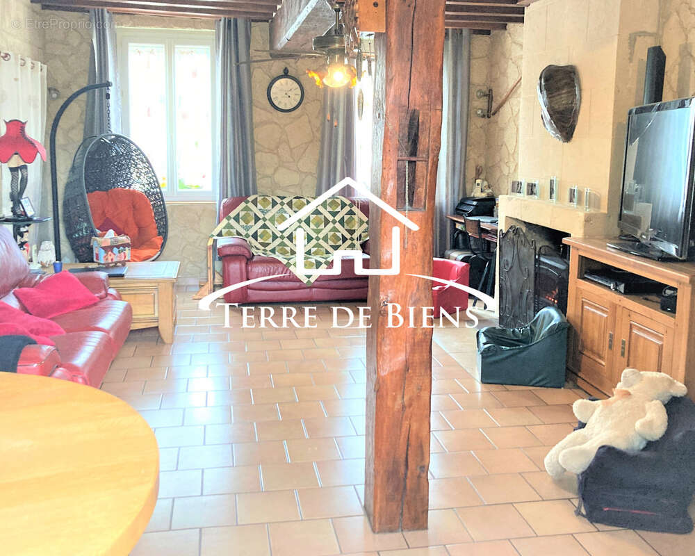 Maison à MONTIGNY-LENGRAIN