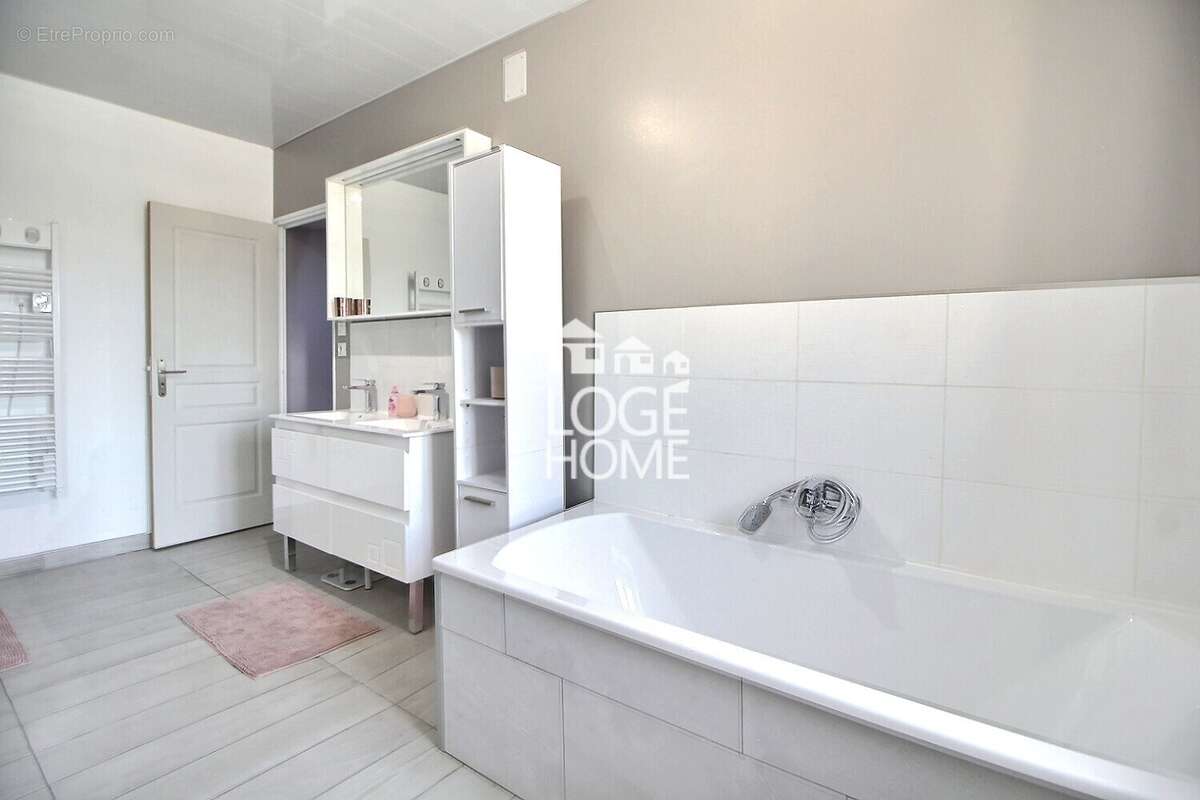 Maison à SIN-LE-NOBLE