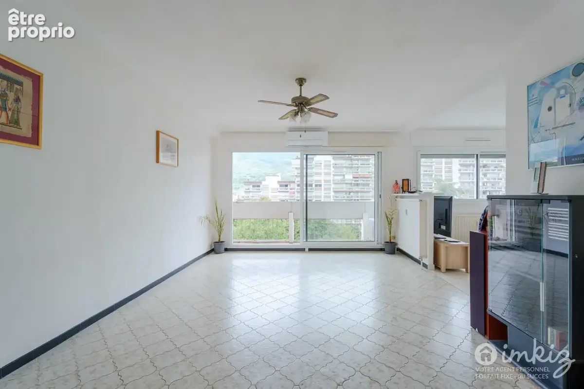 Dernier étage, vue dégagée, balcon 16m² - photo 3