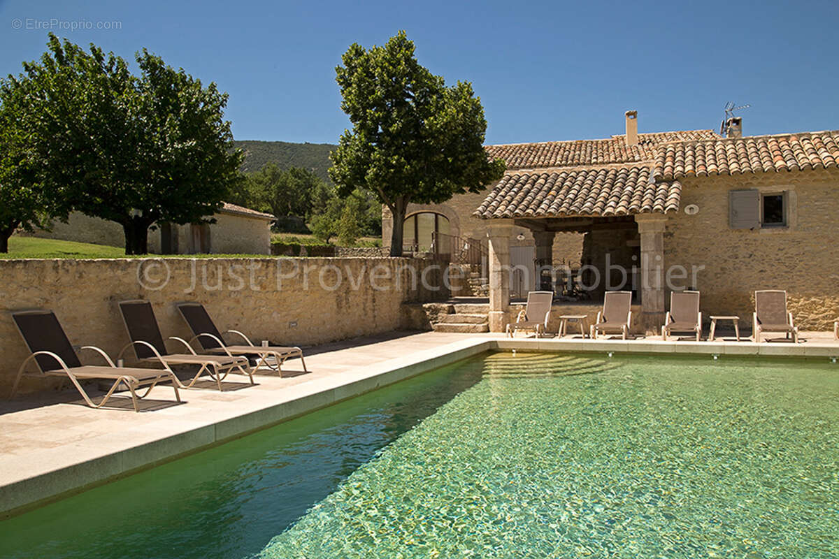 Maison à BONNIEUX