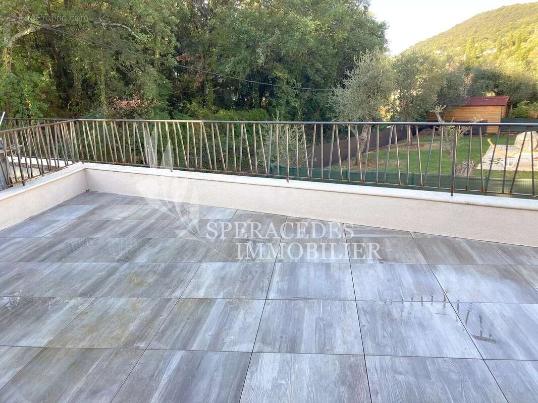 Appartement à SPERACEDES