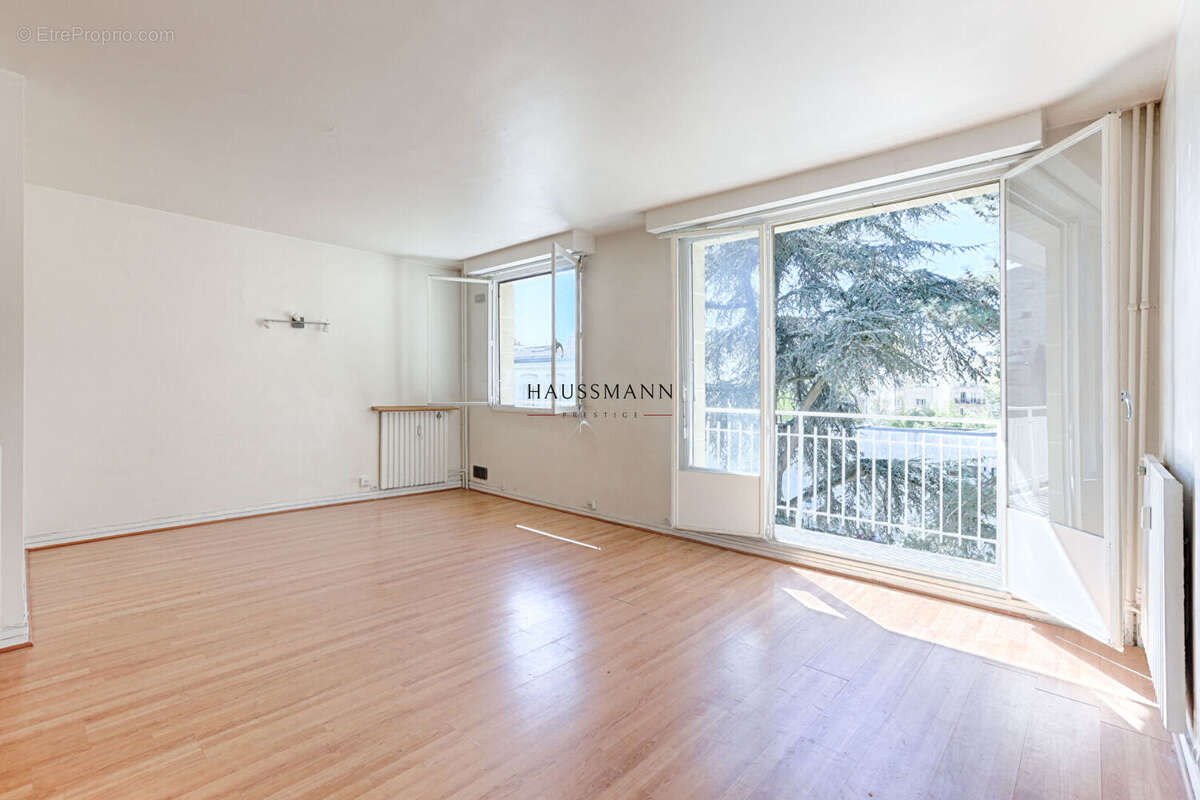 Appartement à NEUILLY-SUR-SEINE