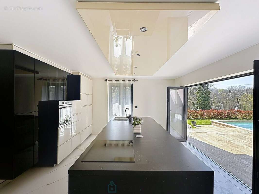 Maison à FONTAINEBLEAU