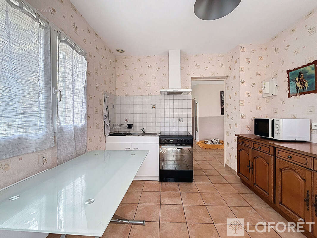 Maison à SAINT-ROMAIN-LA-VIRVEE