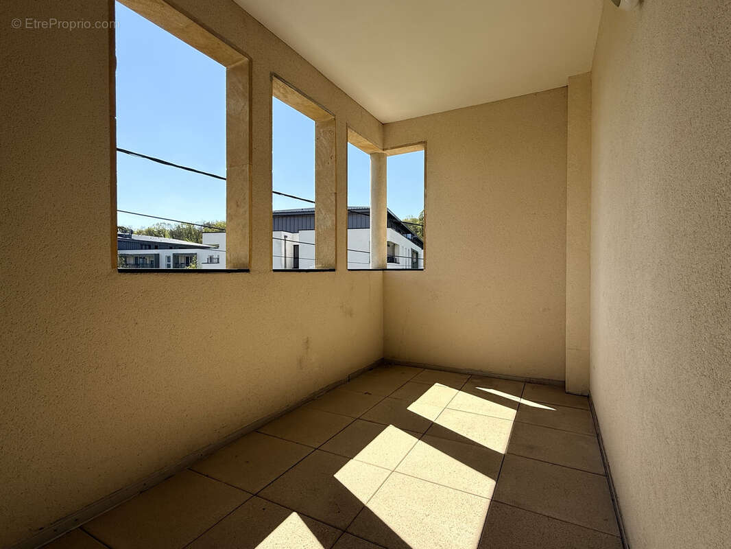 Appartement à CHATEL-SAINT-GERMAIN