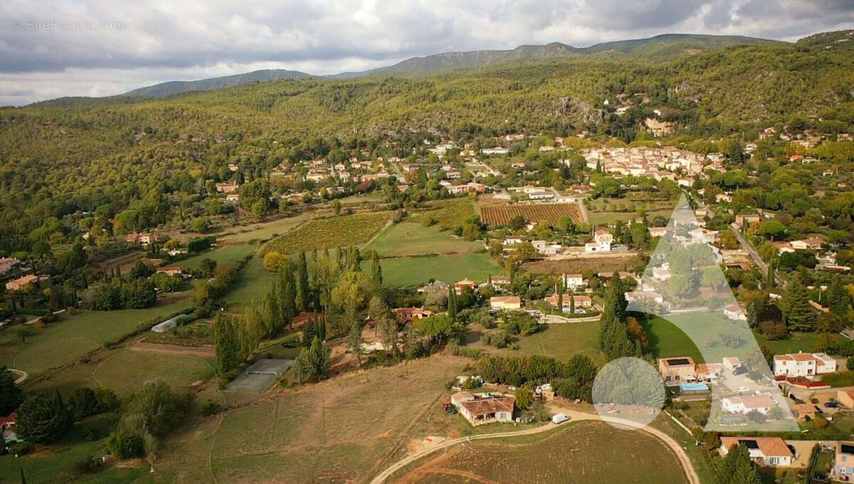 Terrain à VILLECROZE