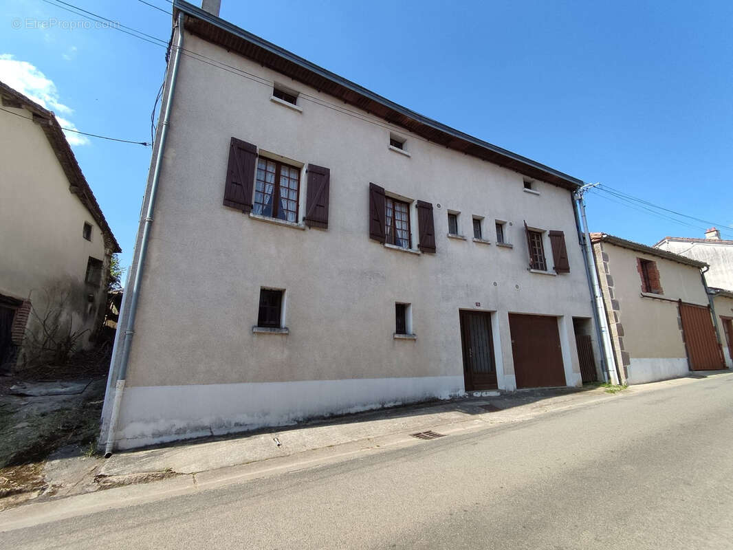 Maison à BRILLAC