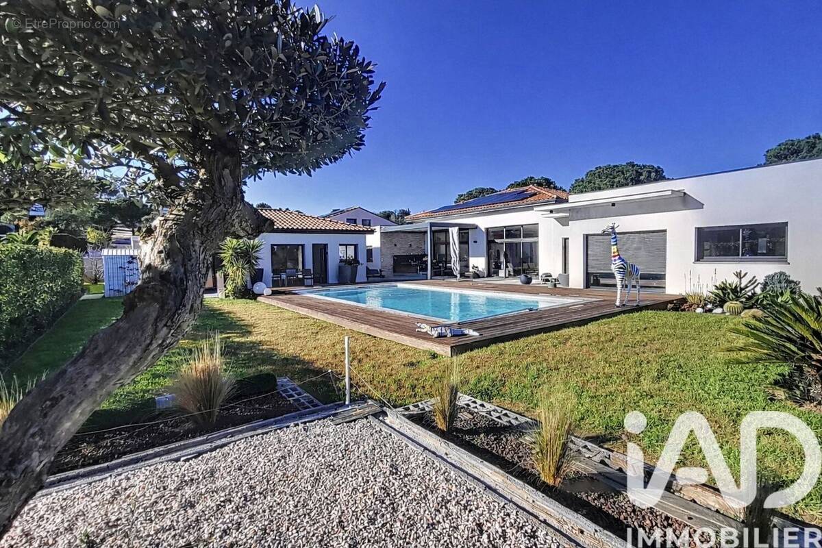 Photo 1 - Maison à LAROQUE-DES-ALBERES