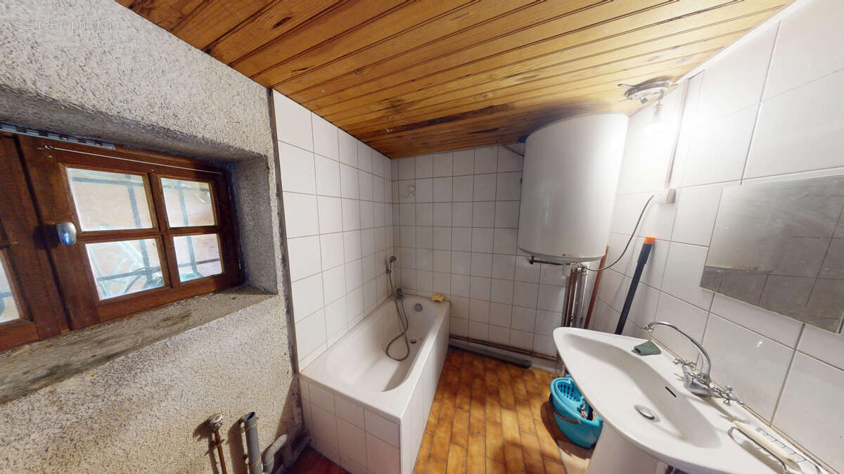 Maison à TIRANGES
