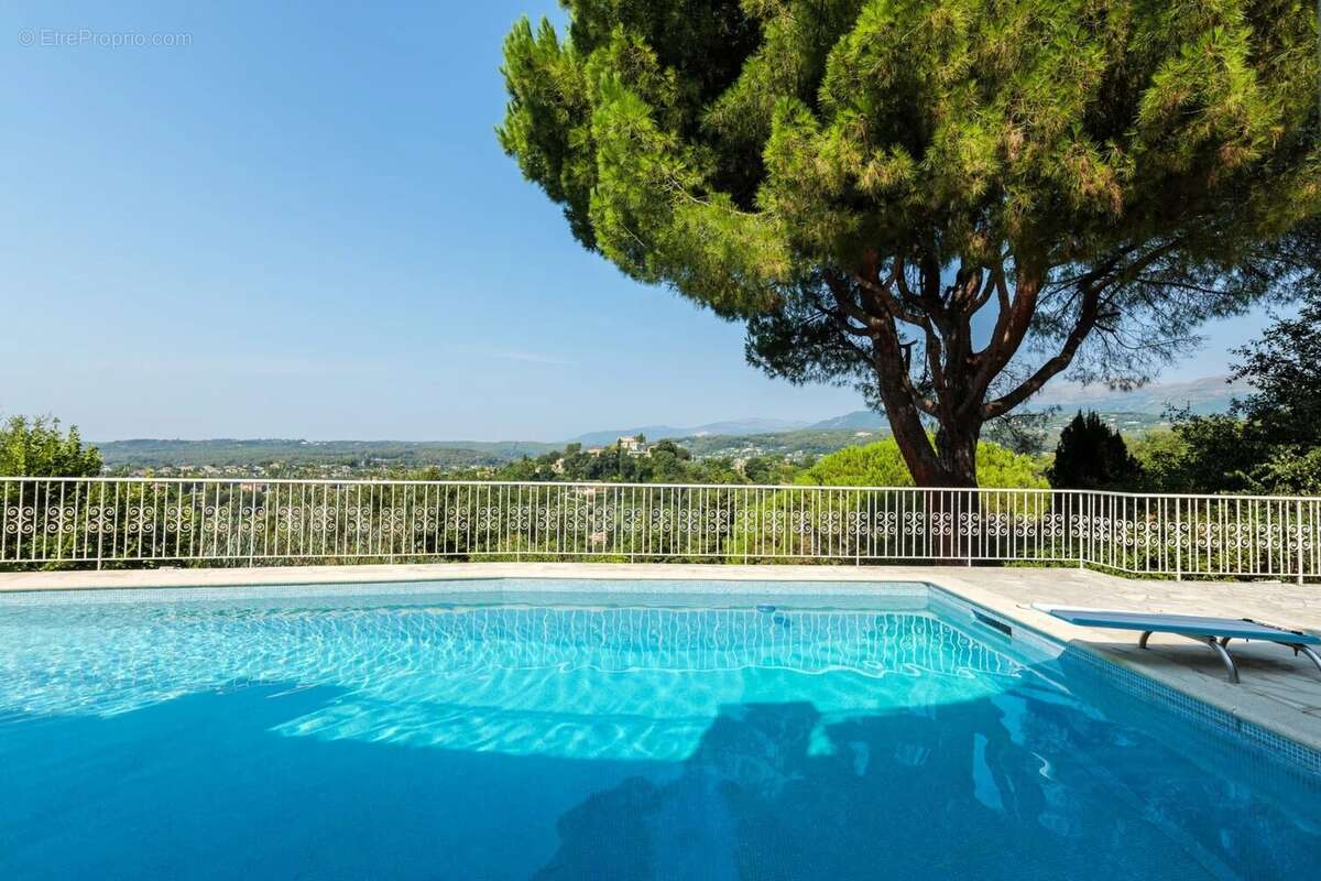 À vendre – Spacieuse villa familiale avec piscine à Saint-Paul de Vence - photo 43