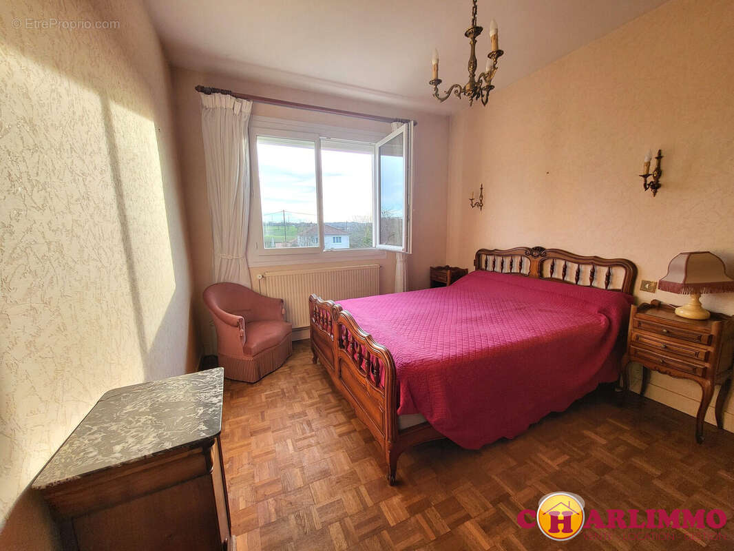 Maison à SAINT-JUNIEN