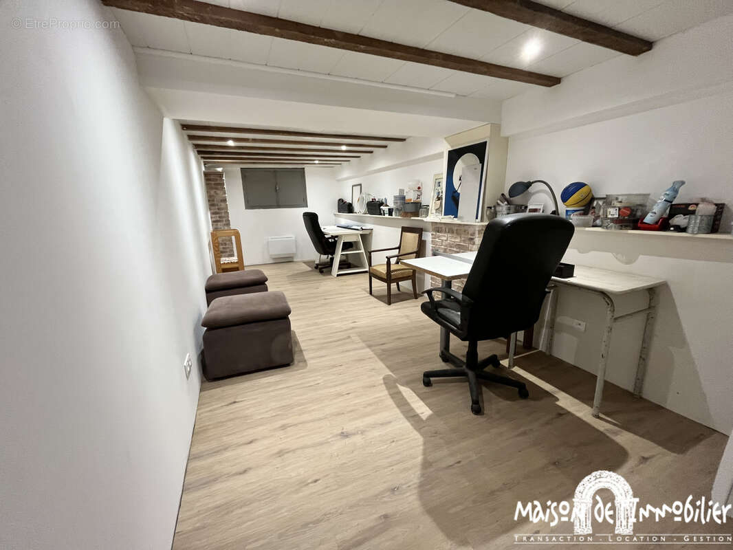 A vendre à COGNAC Centre-ville - Maison de ville rénovée - 4 pièces - 99m2 - Cour et garage - photo 8