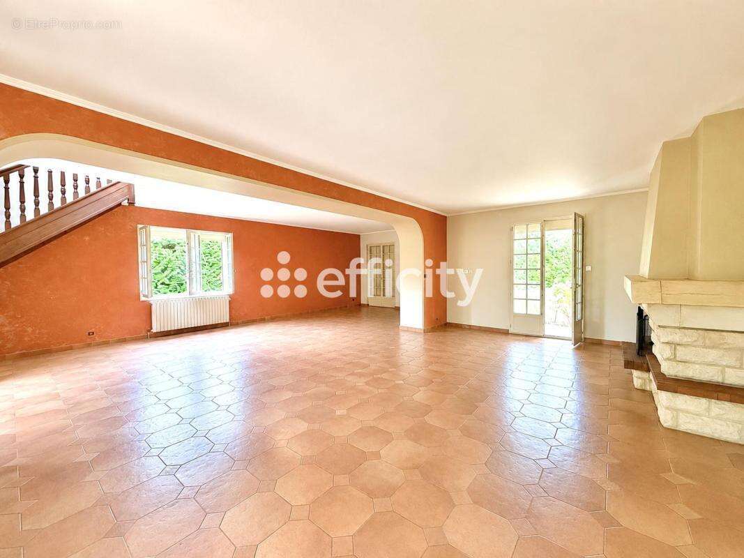 Maison 246 m² à Merlieux-Et-Fouquerolles  - photo 5