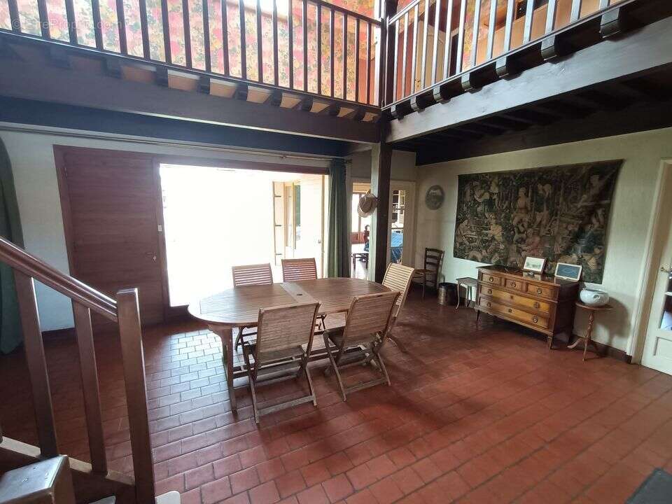 Maison à SAINT-CYR-SUR-MENTHON