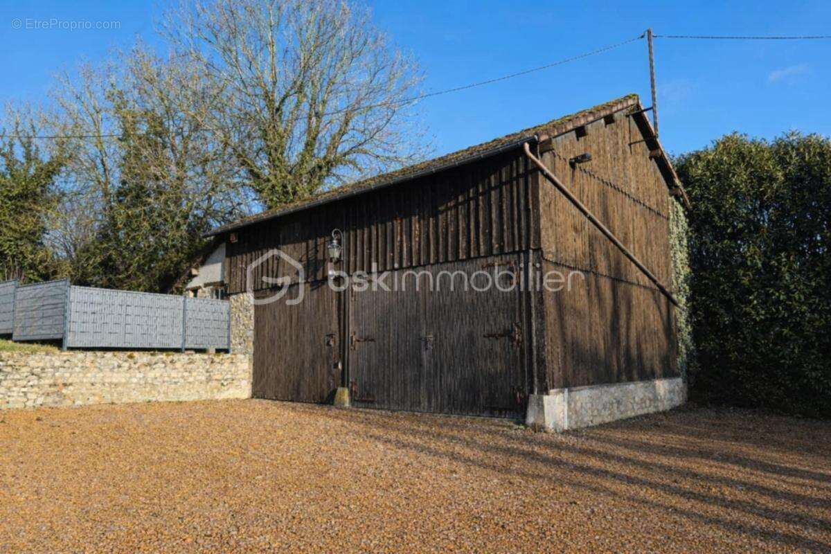 A vendre - Maison du 17éme siècle entièrement rénovée de 217 m2 - photo 19