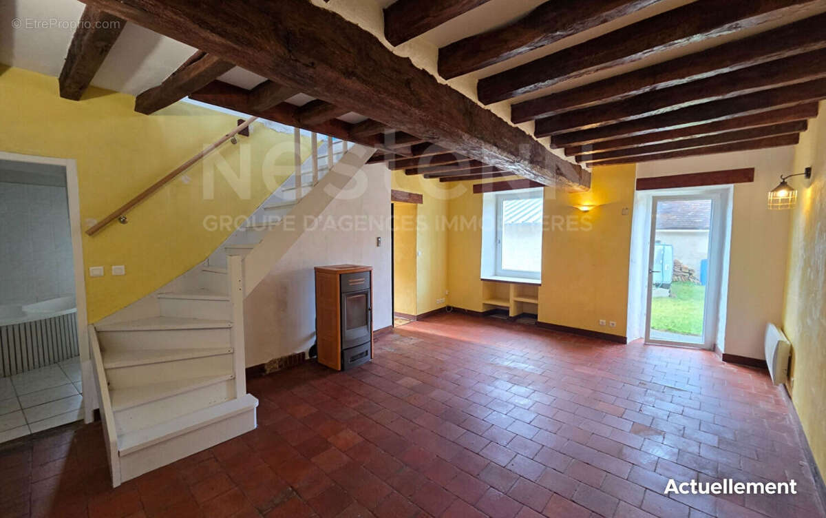 Maison à MEZIERES-SOUS-LAVARDIN