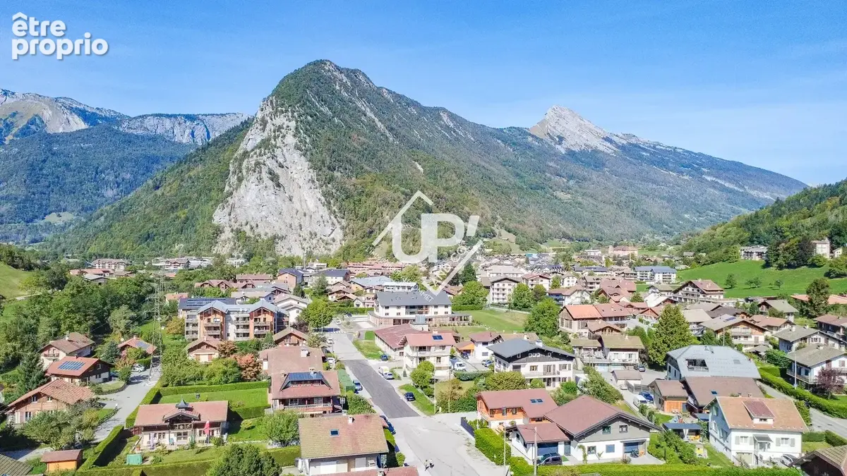 Maison avec deux appartements et terrain plat - photo 3