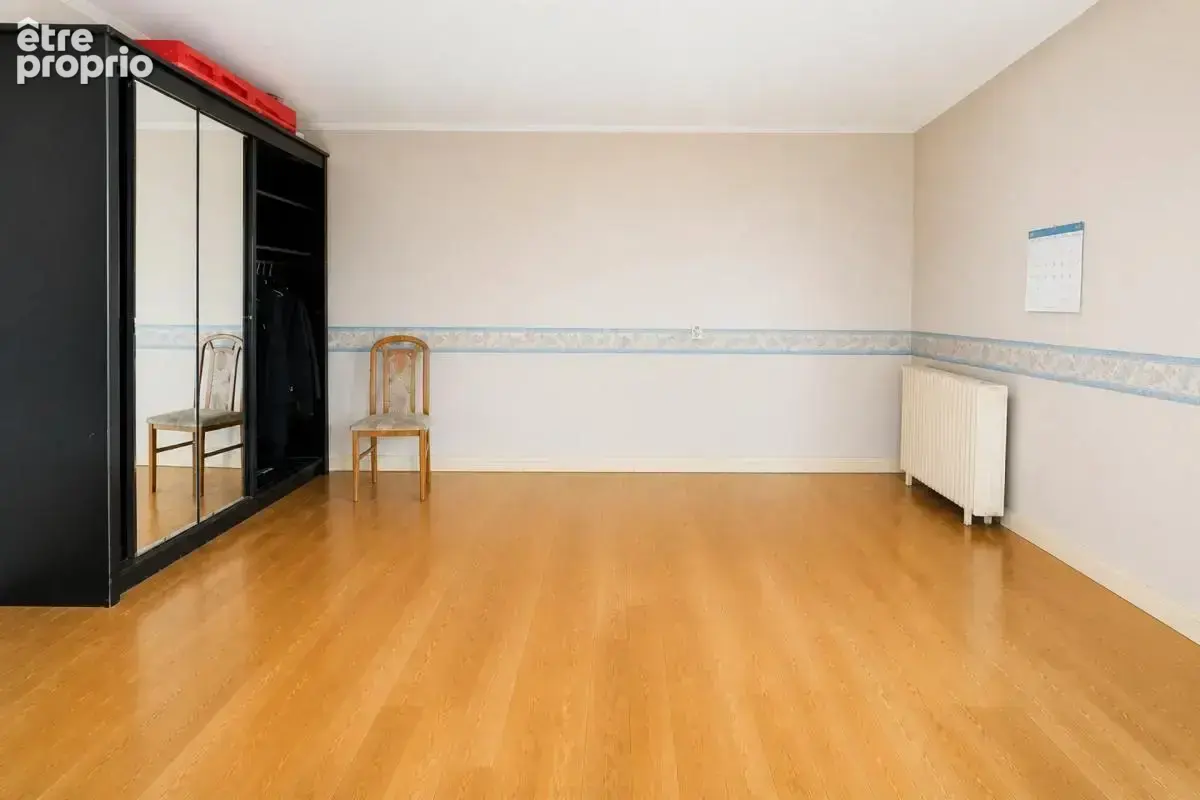 Maison de 130,94 m² à rénover avec dépendances et jardin - photo 8
