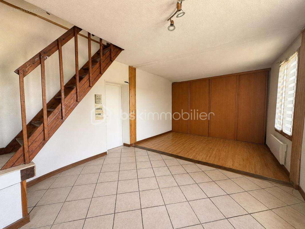 Rumilly Centre-Ville – Appartement T2 avec cave - photo 3