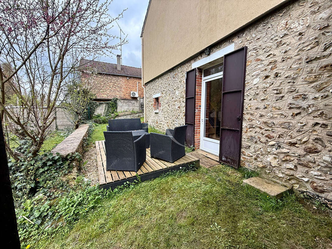 Maison à JOUY